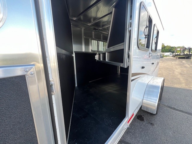 New 2025 Shadow 69170W-3SL-BP-E Horse Trailer