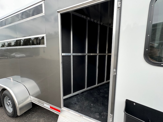 New 2025 Shadow 69170-3SL-BP Horse Trailer