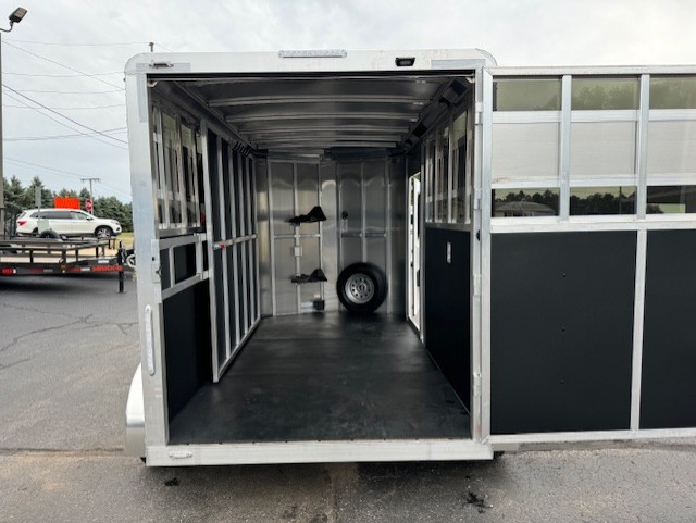 New 2025 Shadow 69136-2SL-BP Horse Trailer